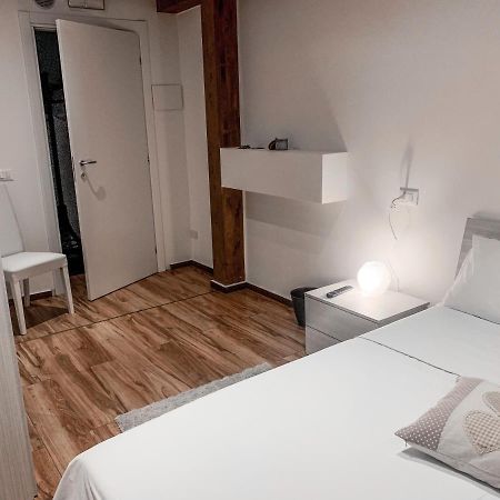 B&B Ma'Delina Settimo Milanese Exteriör bild