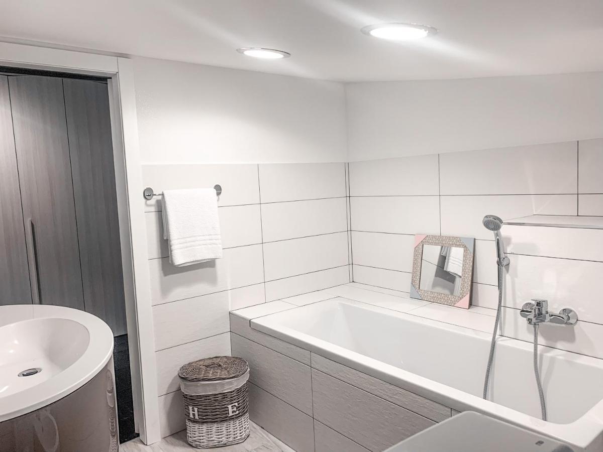 B&B Ma'Delina Settimo Milanese Exteriör bild