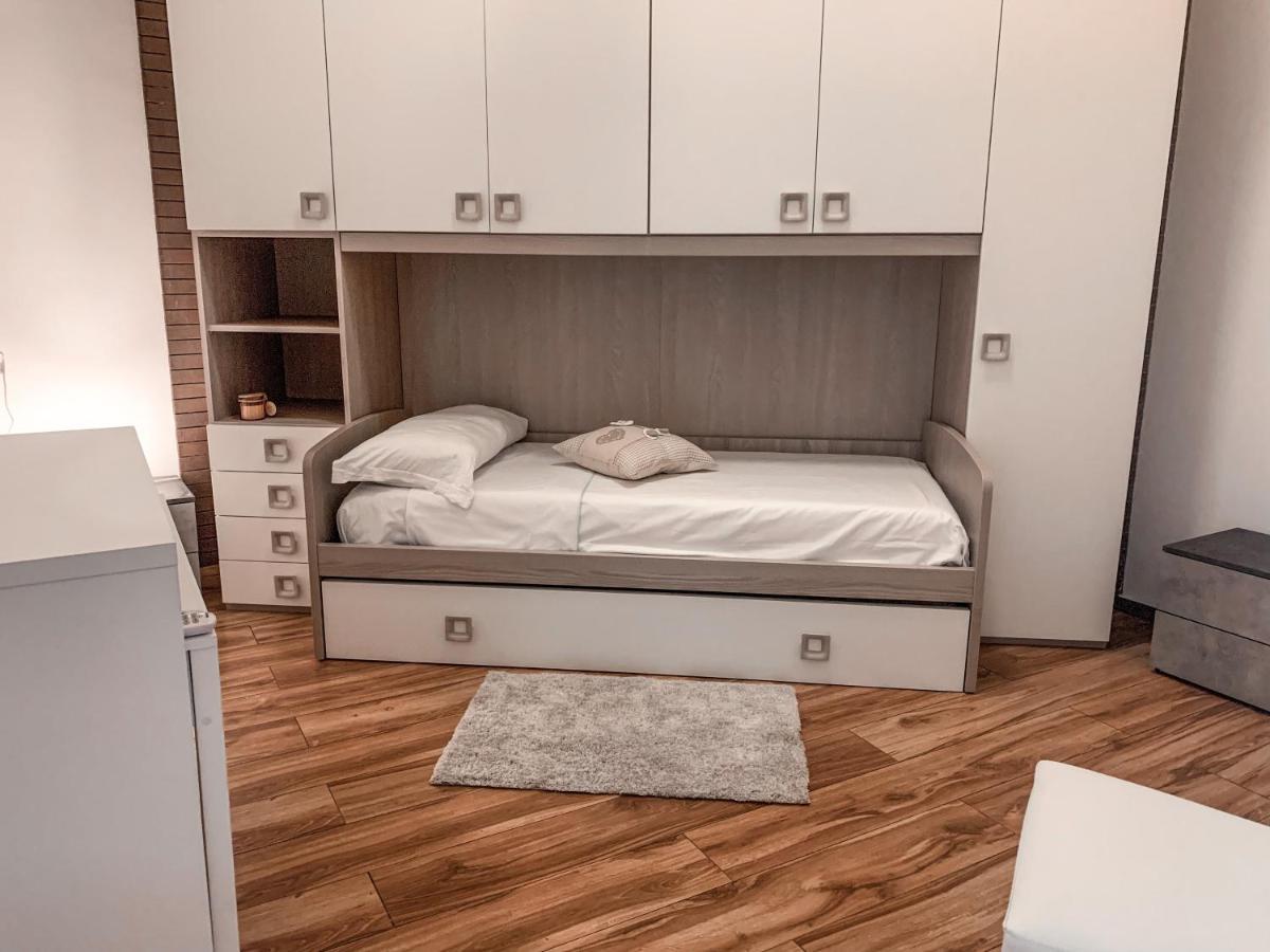 B&B Ma'Delina Settimo Milanese Exteriör bild