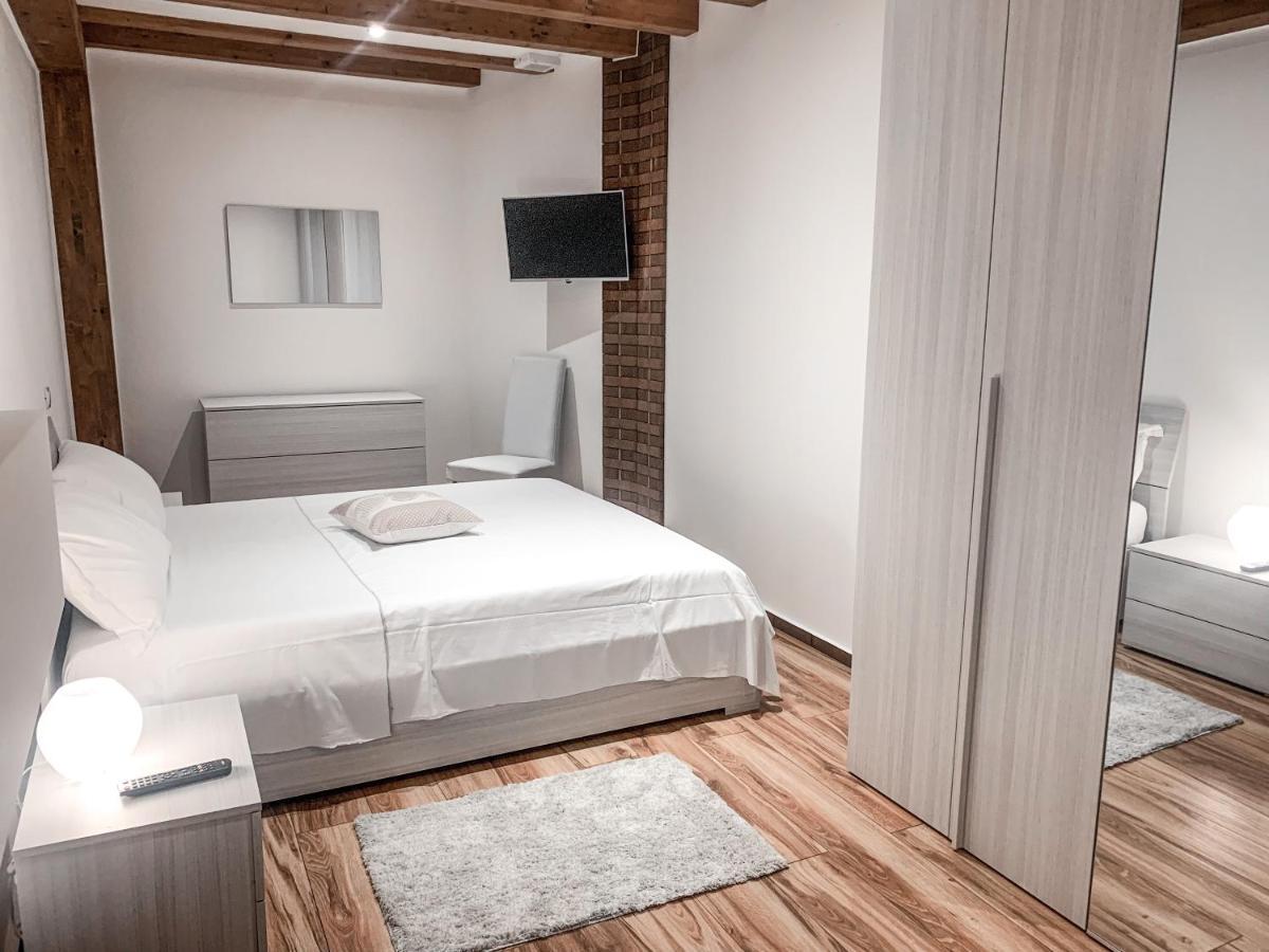 B&B Ma'Delina Settimo Milanese Exteriör bild