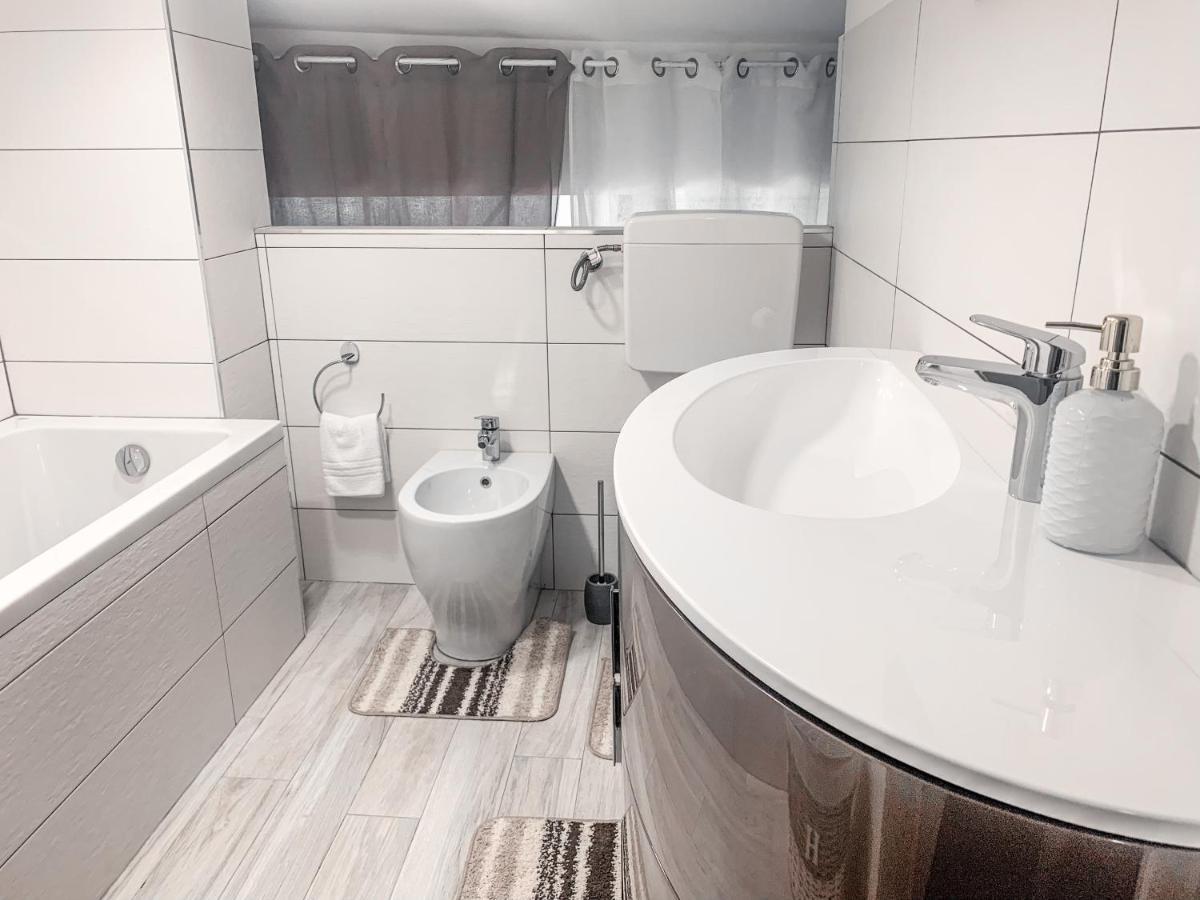 B&B Ma'Delina Settimo Milanese Exteriör bild